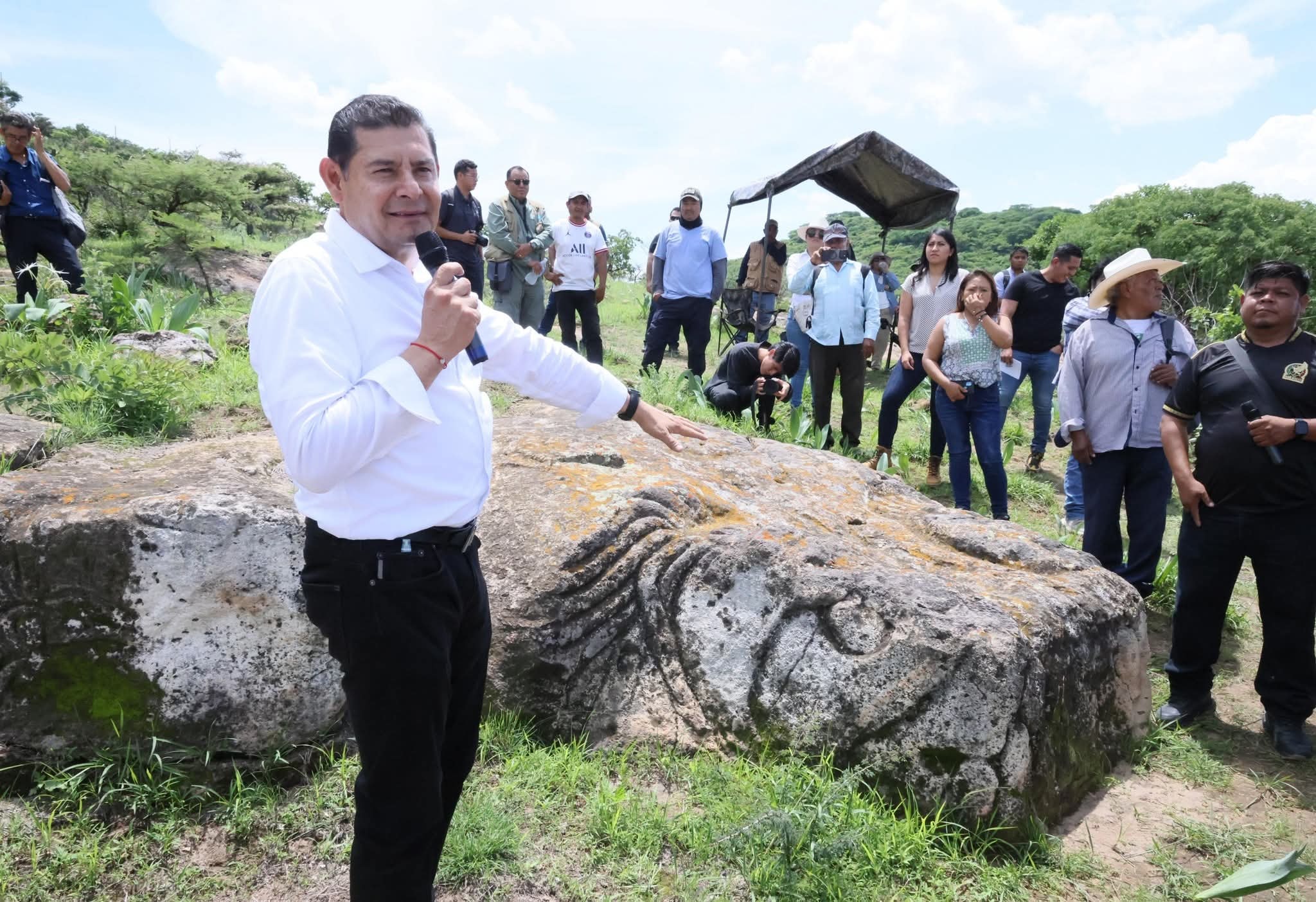 foto de una zona arqueolojica de san juan calmeca